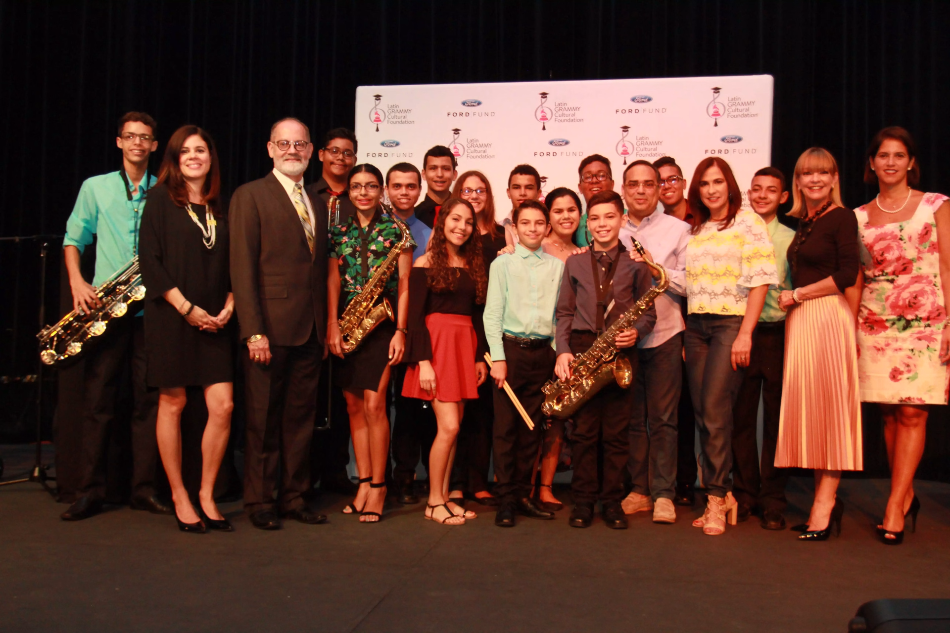 La Fundación Cultural Latin GRAMMY y Ford Motor Company Fund presentan una donación de $20,000 a  la Escuela Libre de Música de Arecibo, en Puerto Rico