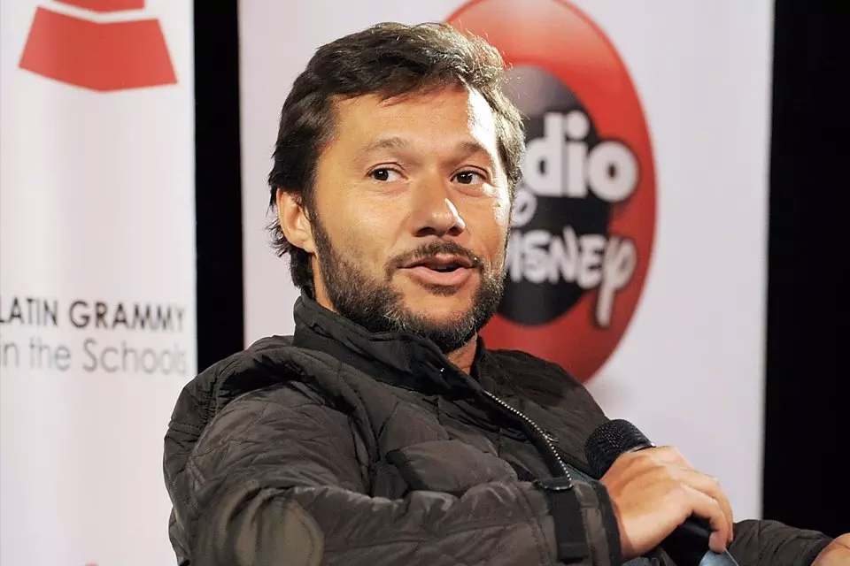Diego Torres comparte su experiencia al participar en un Latin GRAMMY En Las Escuelas en Argentina